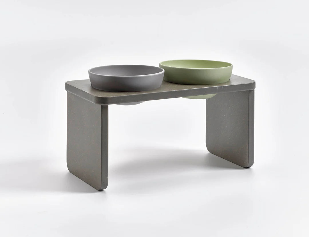 Environmentally friendly feeding table