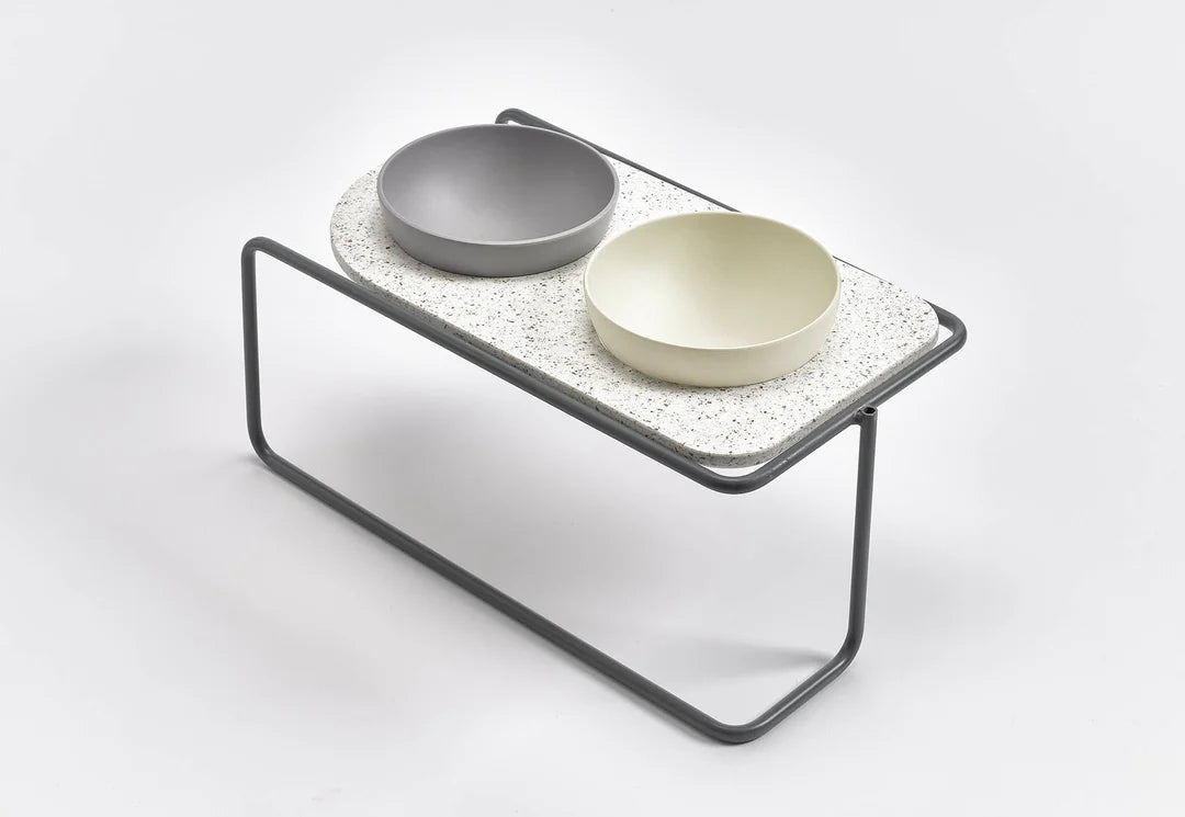Streamlined feeding station